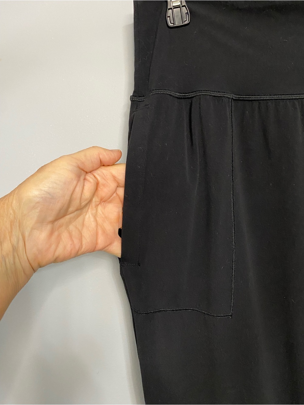 Athleta Salutation Black Jogger Women’s Size L - Picture 5 of 8